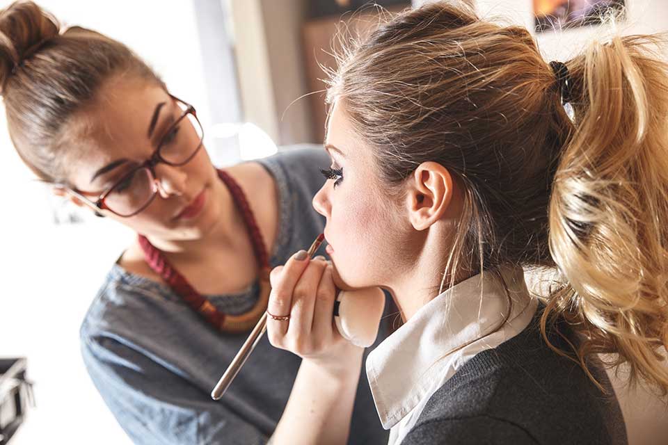 Makeup Artist 1920w